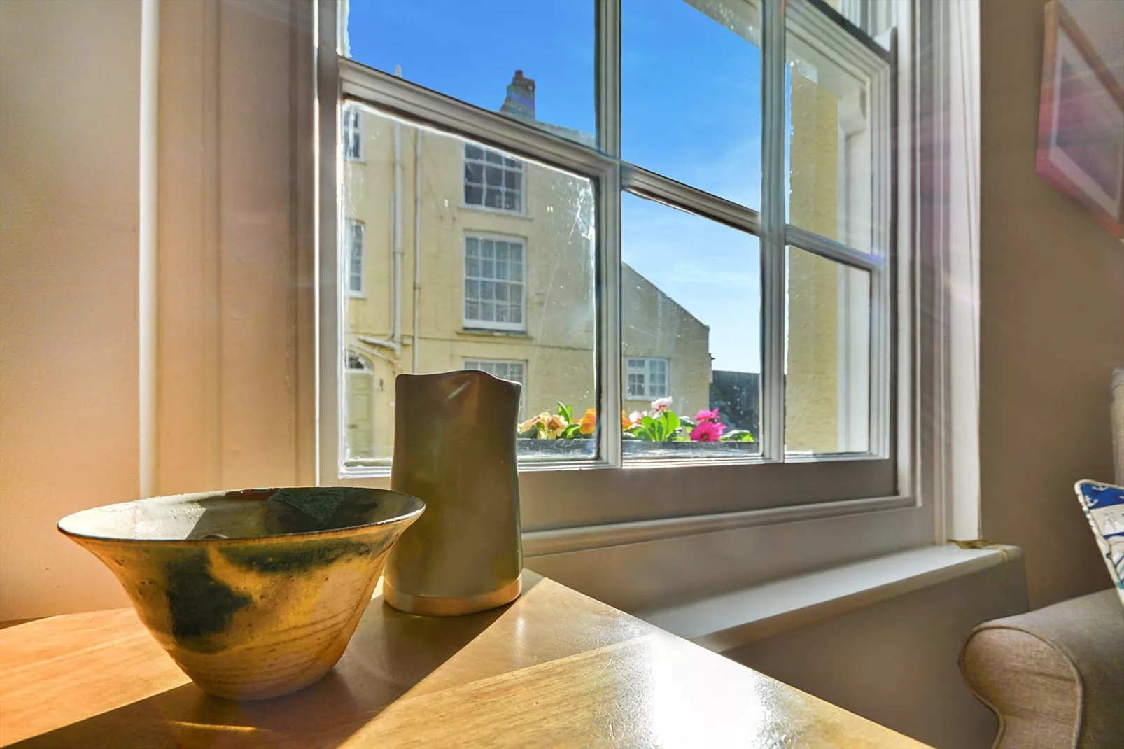 One The Green, Kingsand-Ambiance