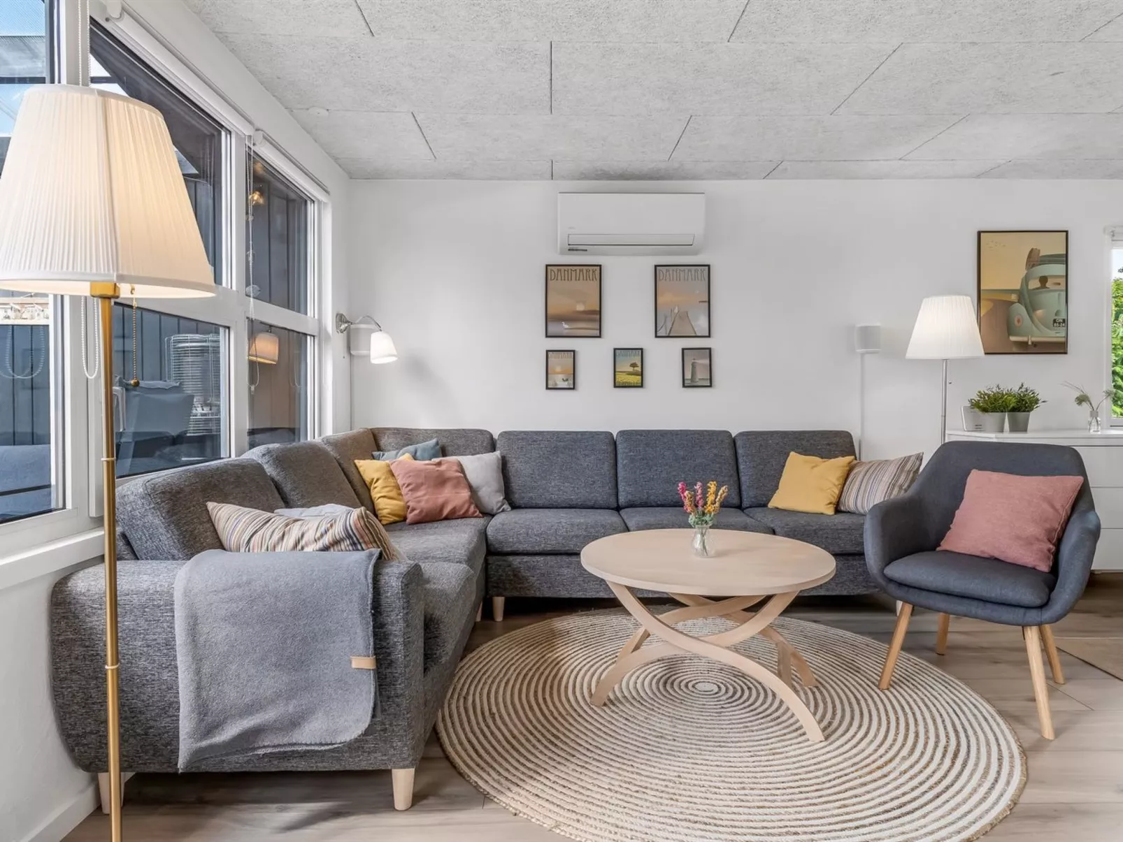 "Elske" -  from the sea-Inside