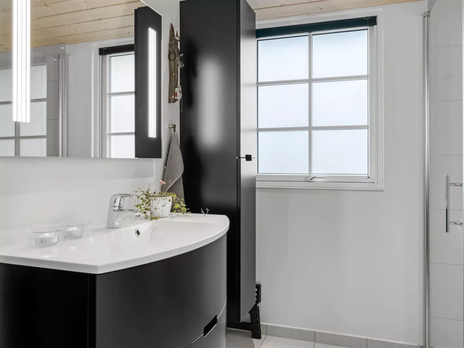 "Bodulf" - 850m from the sea-Inside