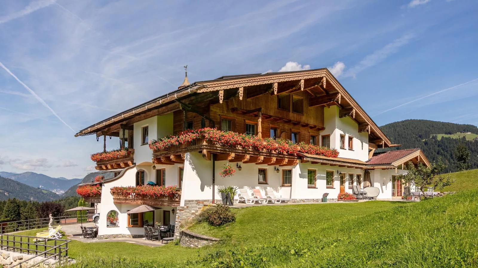 Landhaus Marchfeld Top 3-Exterior in summer