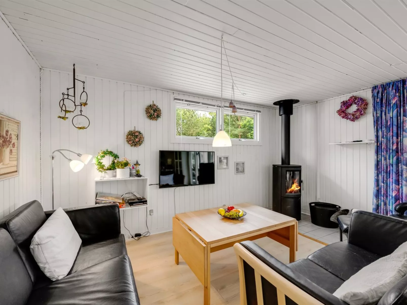 "Sami" - 600m to the fjord-Dedans