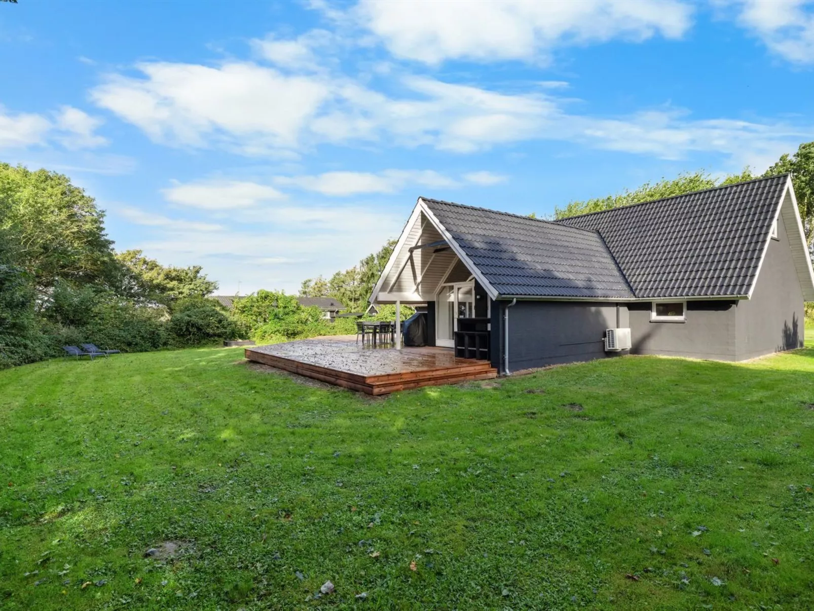 "Erle" - 830m from the sea-Outside