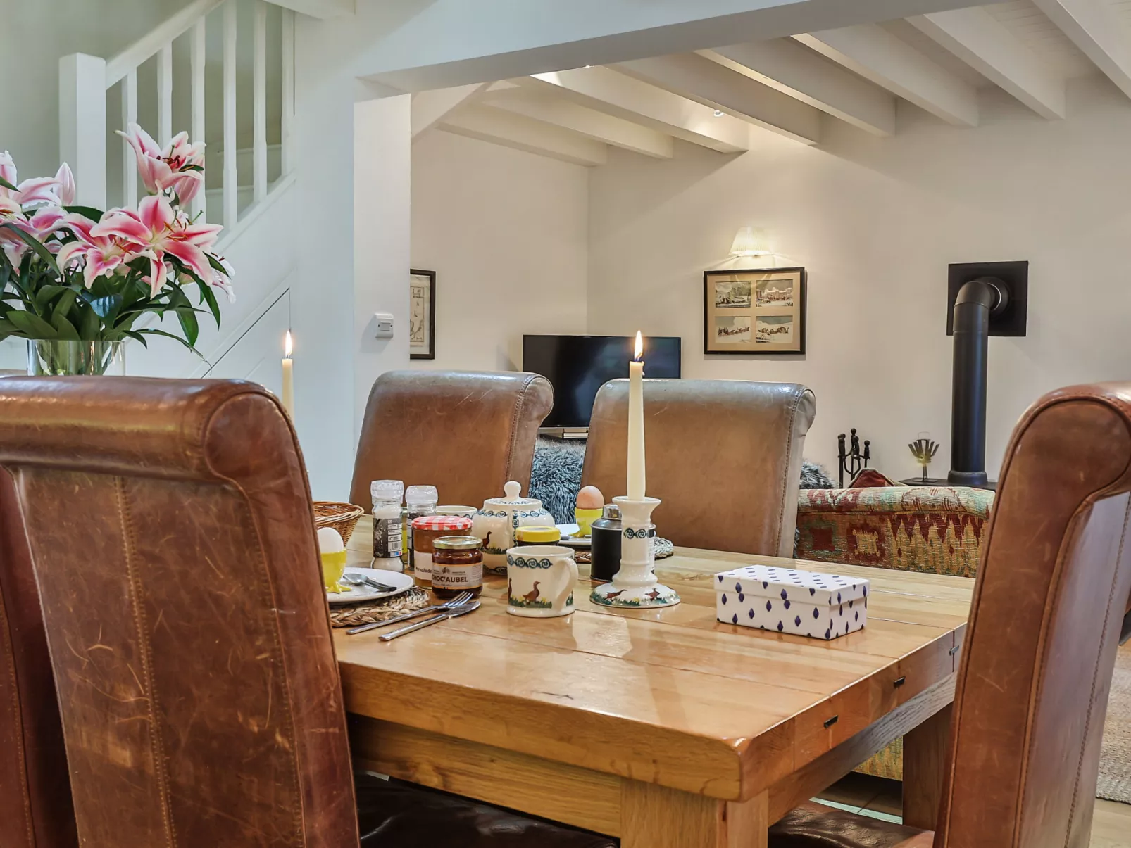 Middle Warble Stables-Dedans