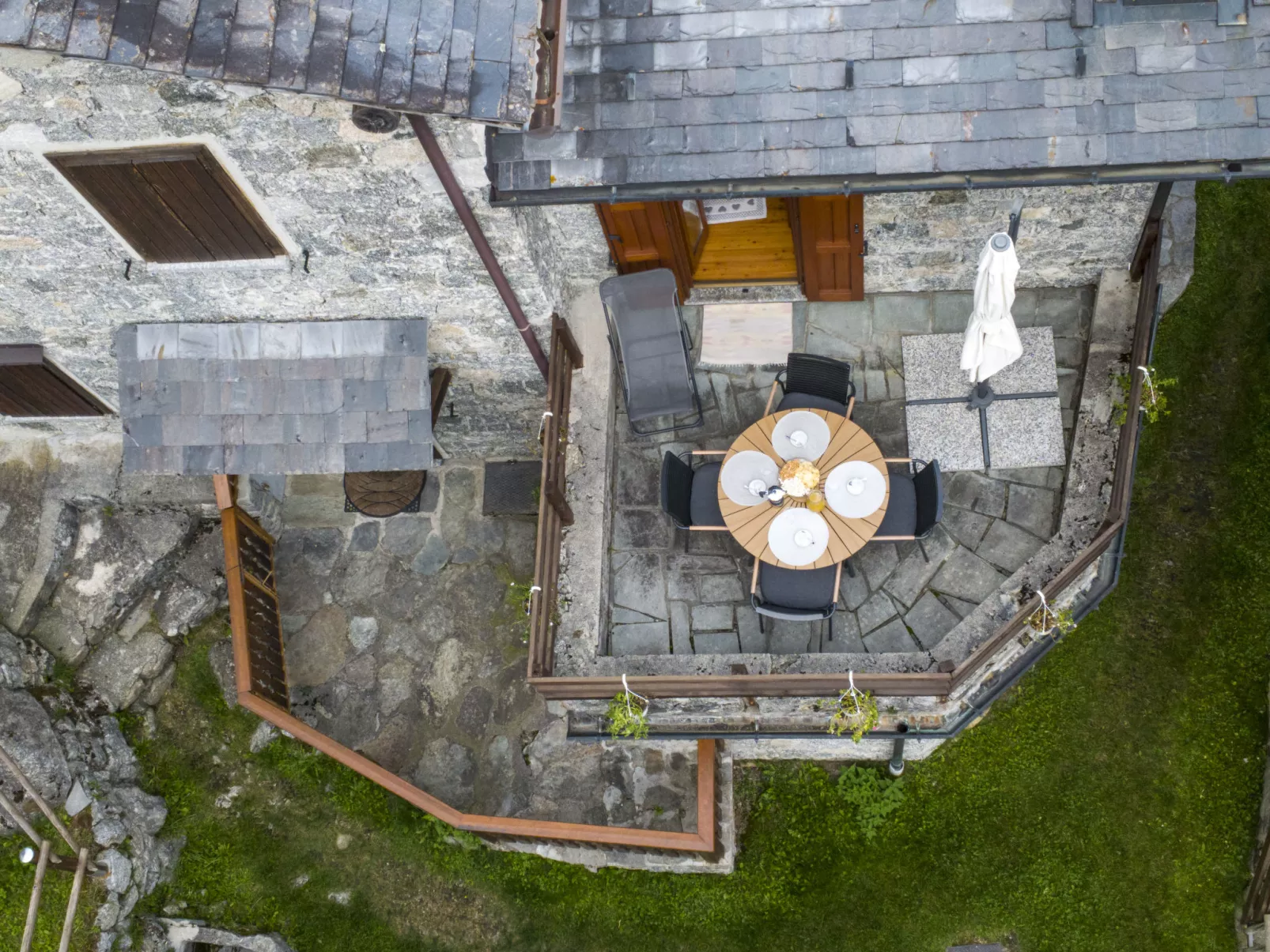 Val di Mello Mountain Flat-Outside