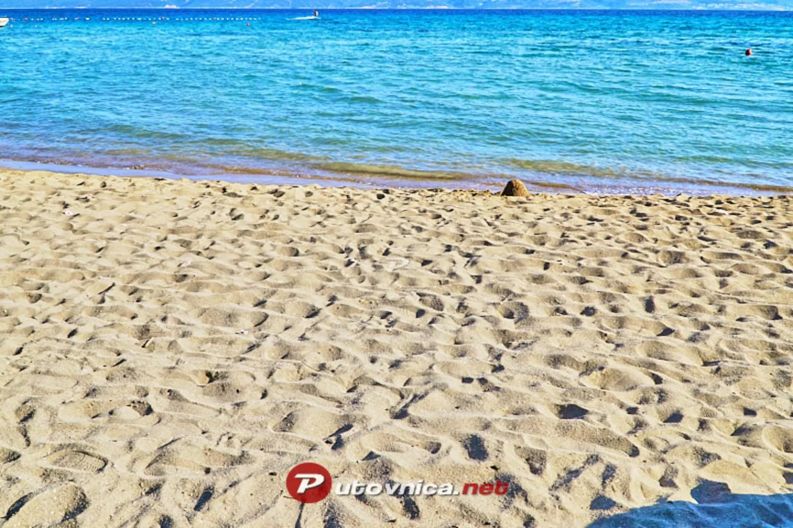 Three Bedroom Apartment with Terrace and  Sea View-Ambiance