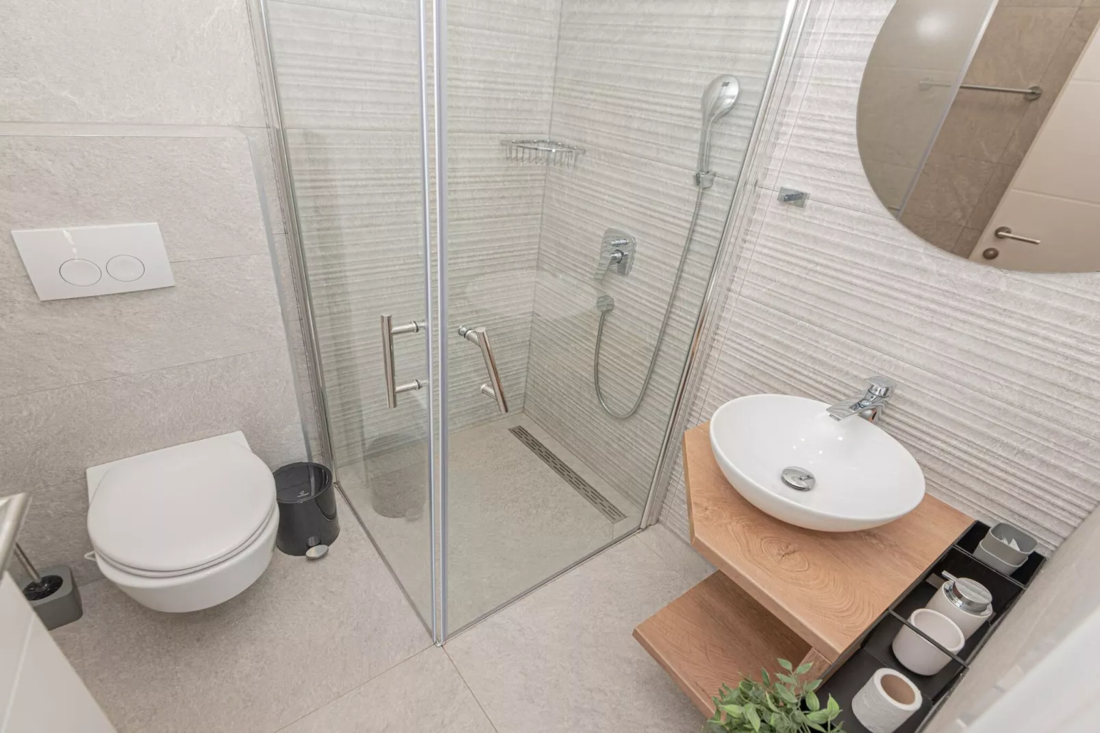 Four-Bedroom Villa With Pool-Badezimmer