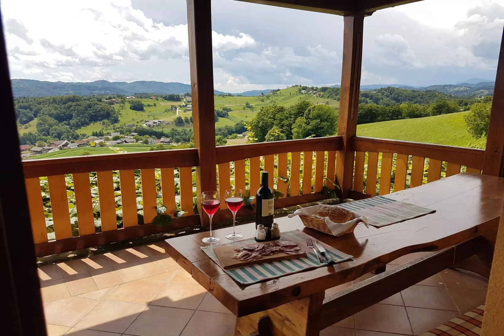 Vivid Hillside Country House with Hot-Tub and Sauna - Two Bedroom Country House-Terrace balcony