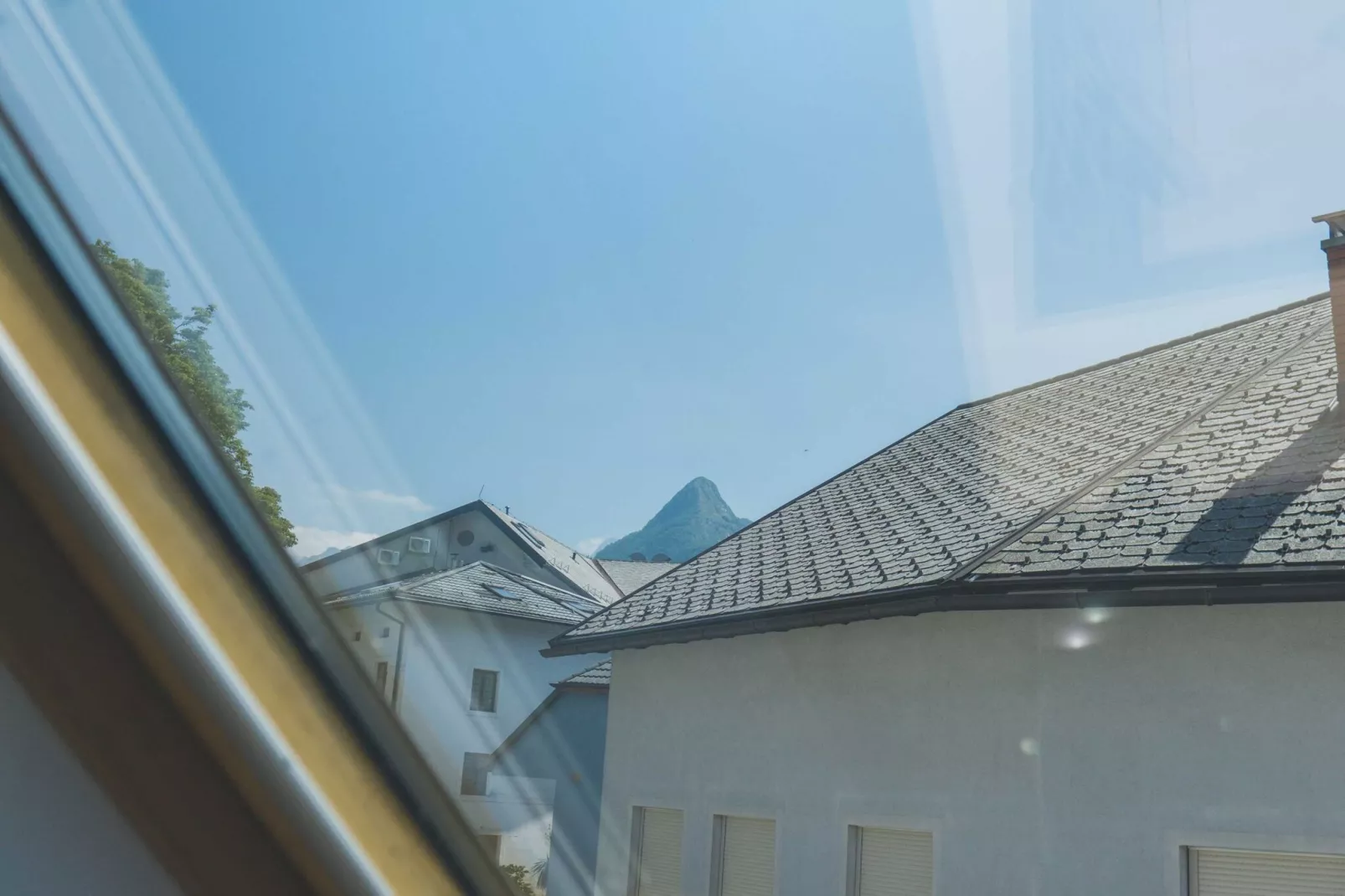 Comfortable Apartment with Mountain View - One Bedroom Apartment-Im Freien