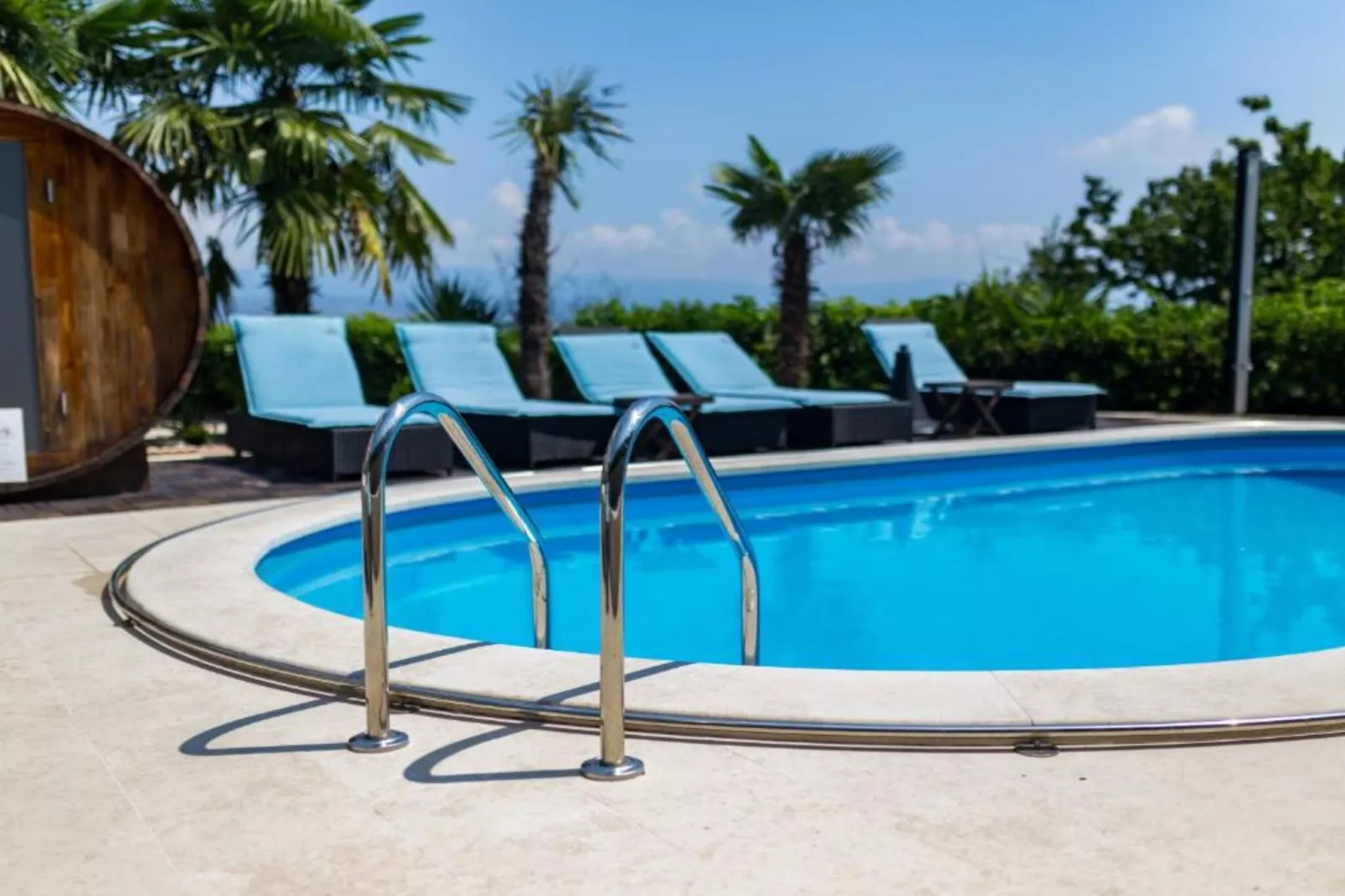 Apartments Melanie - Oprić Hills Studio apartment with balcony (C)-Piscine