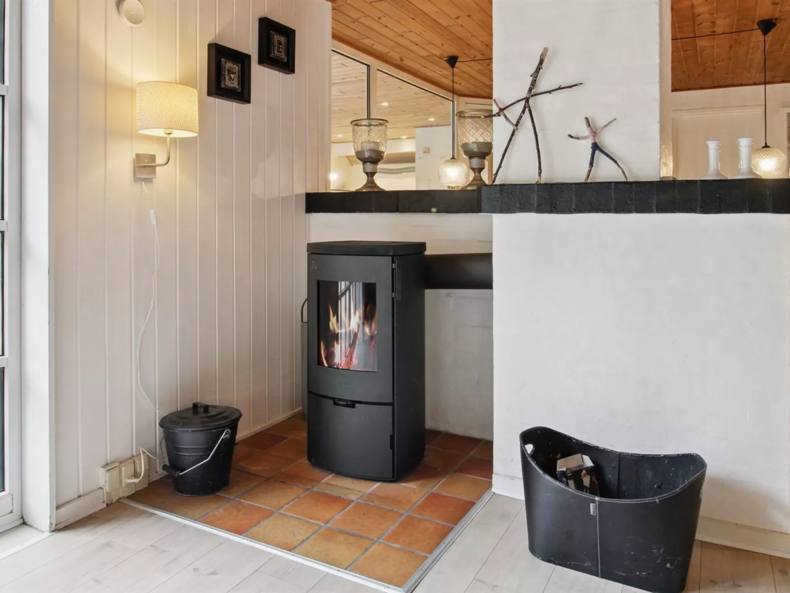 "Alvina" - 3.2km from the sea-Inside