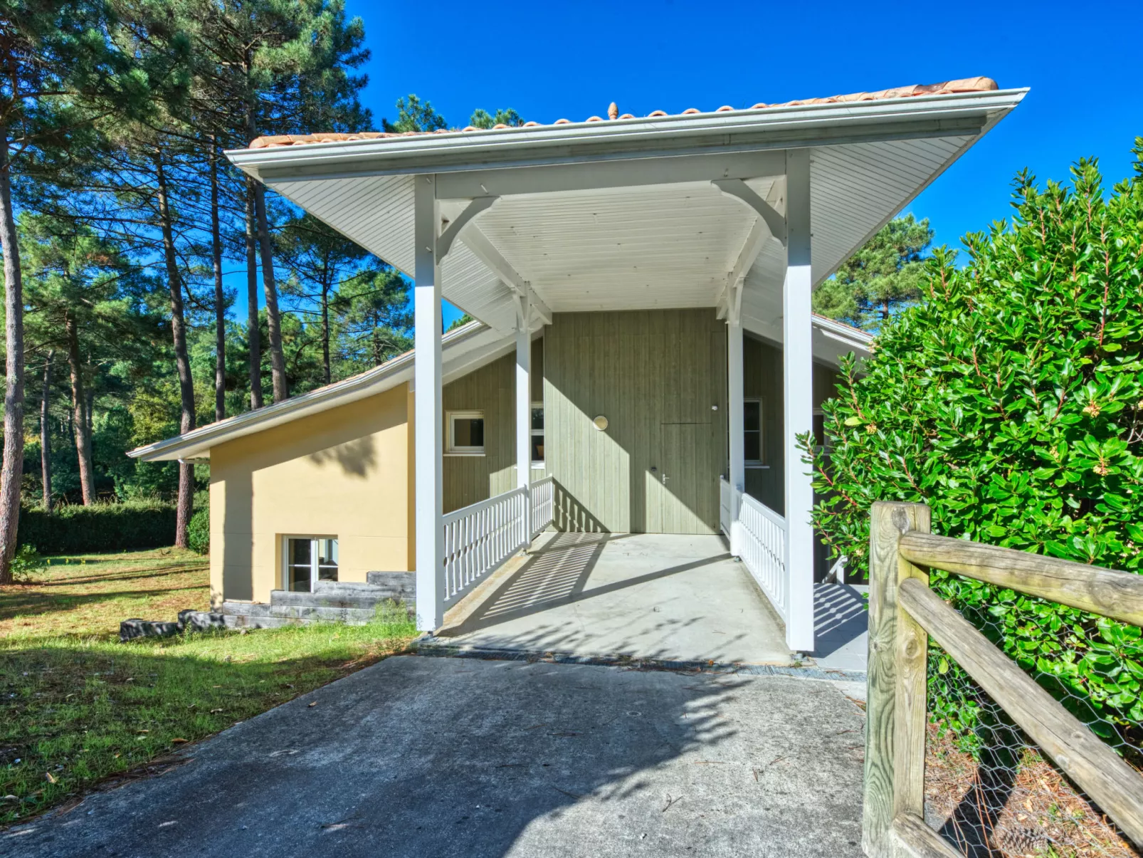 Atlantic Green-Outside