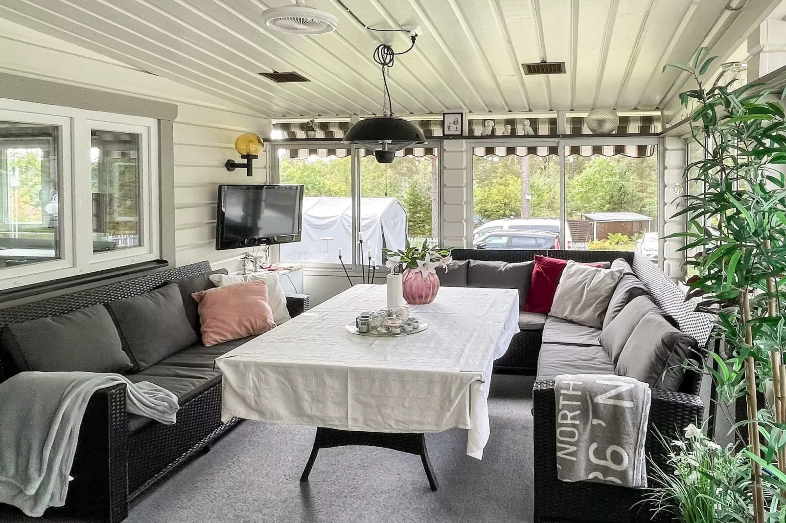 Archipelago Villa with Pool & Patio-Indoor