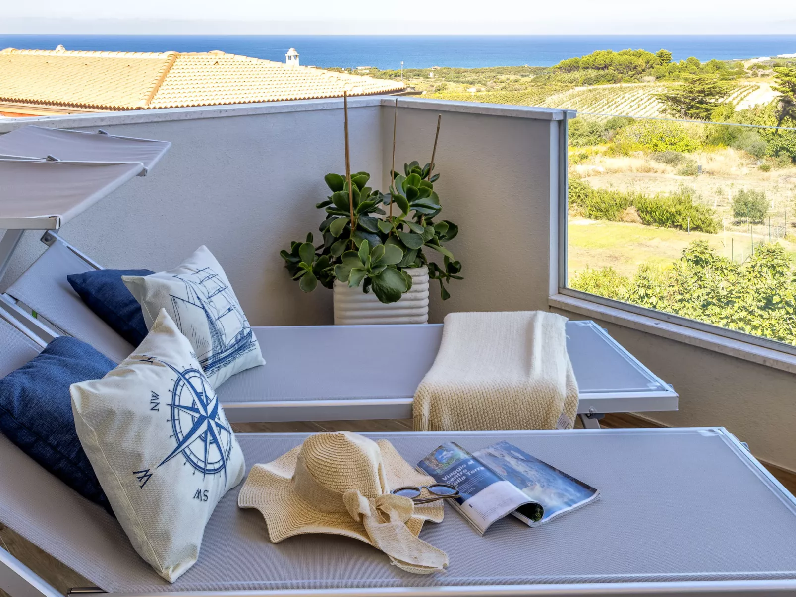 Attico Sunset Breeze-Outside