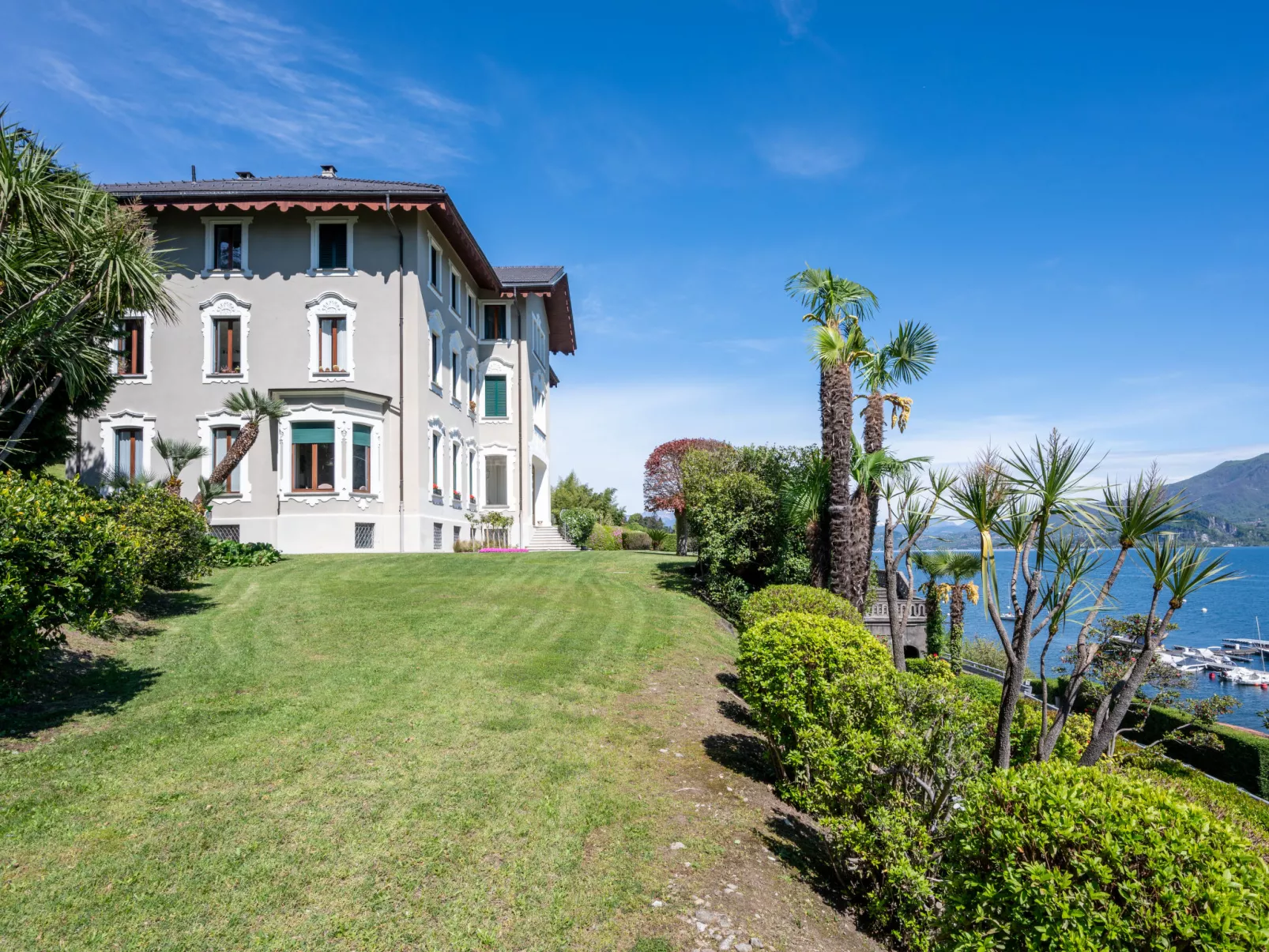 Villa Ceriana-Draußen