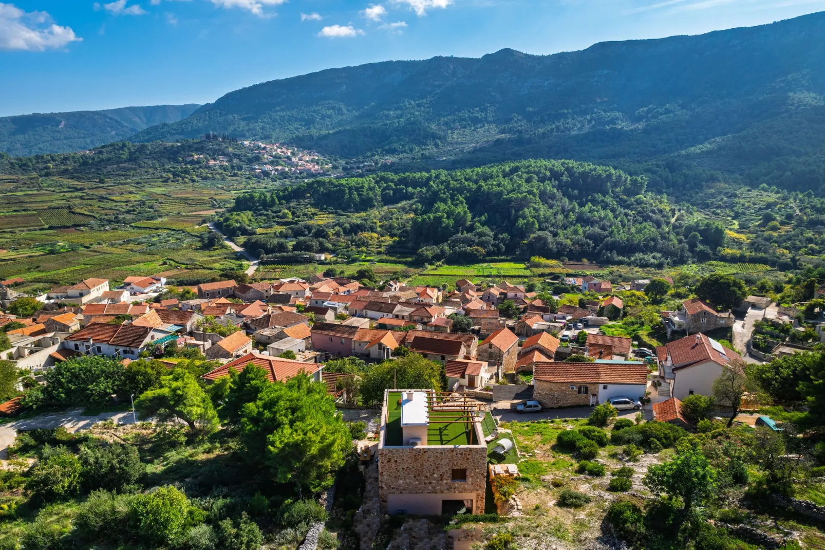 Authentic Villa Fisola-Areas within 5km in summer