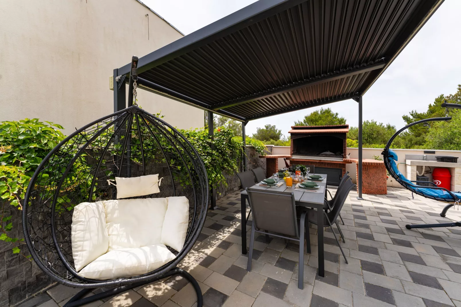 Apartment Nikita with private pool-Terrace balcony