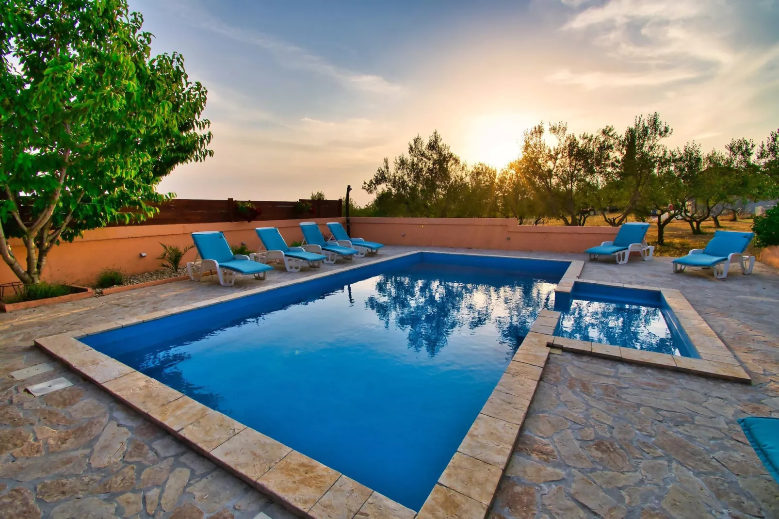 Apartment Visocane with private pool-Schwimmbad