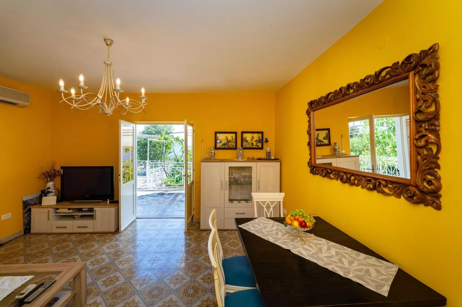 Vacation house Maslenica-Dining room