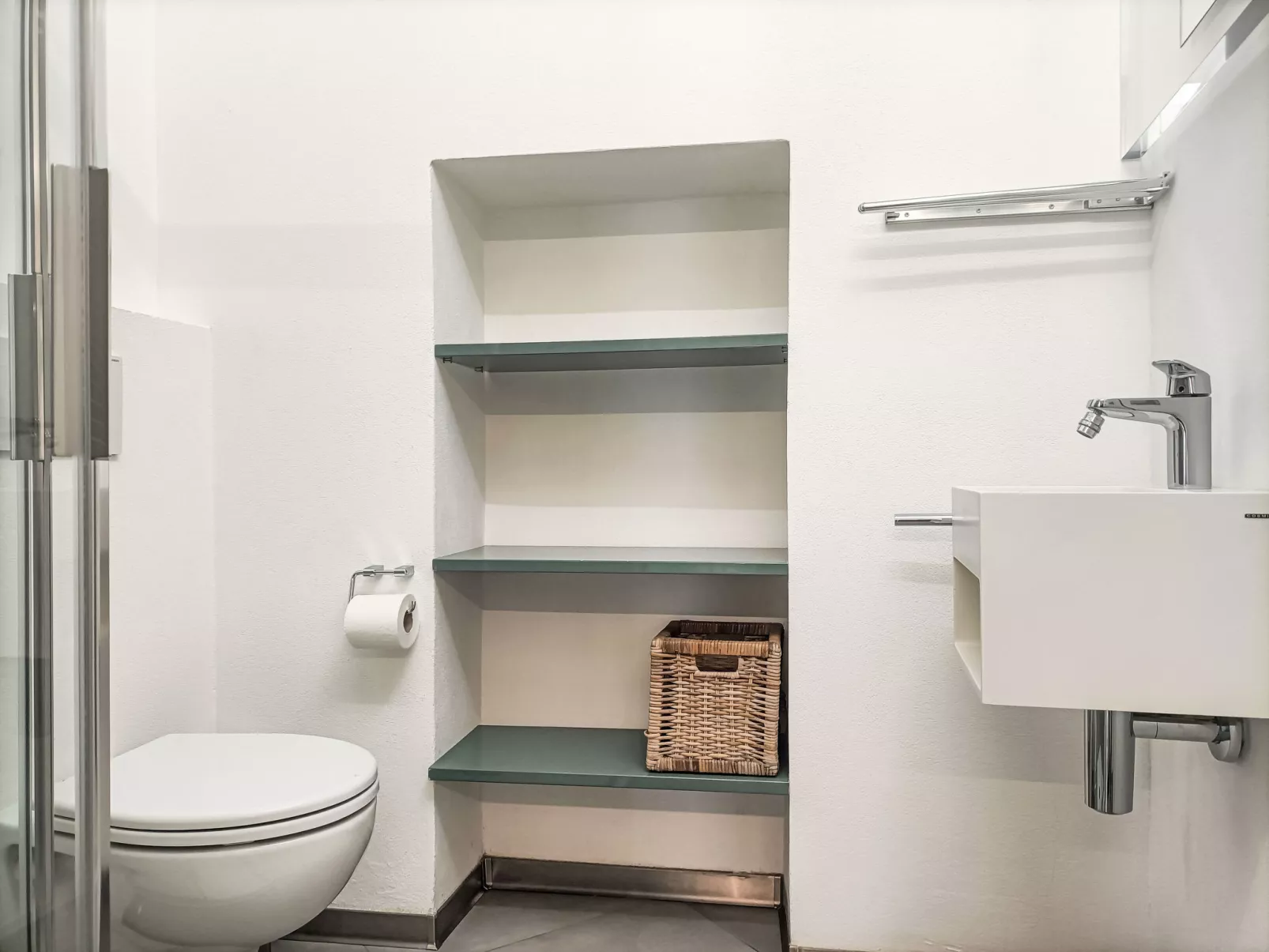 Terrazza con glicine-Drinnen