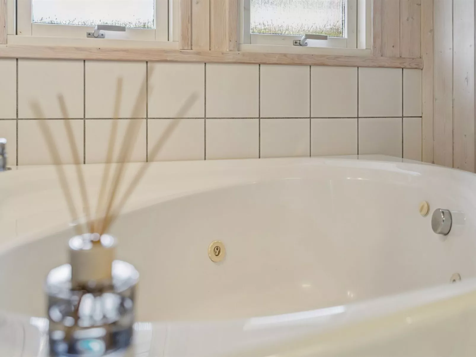 "Gyda" - 840m from the sea-Drinnen