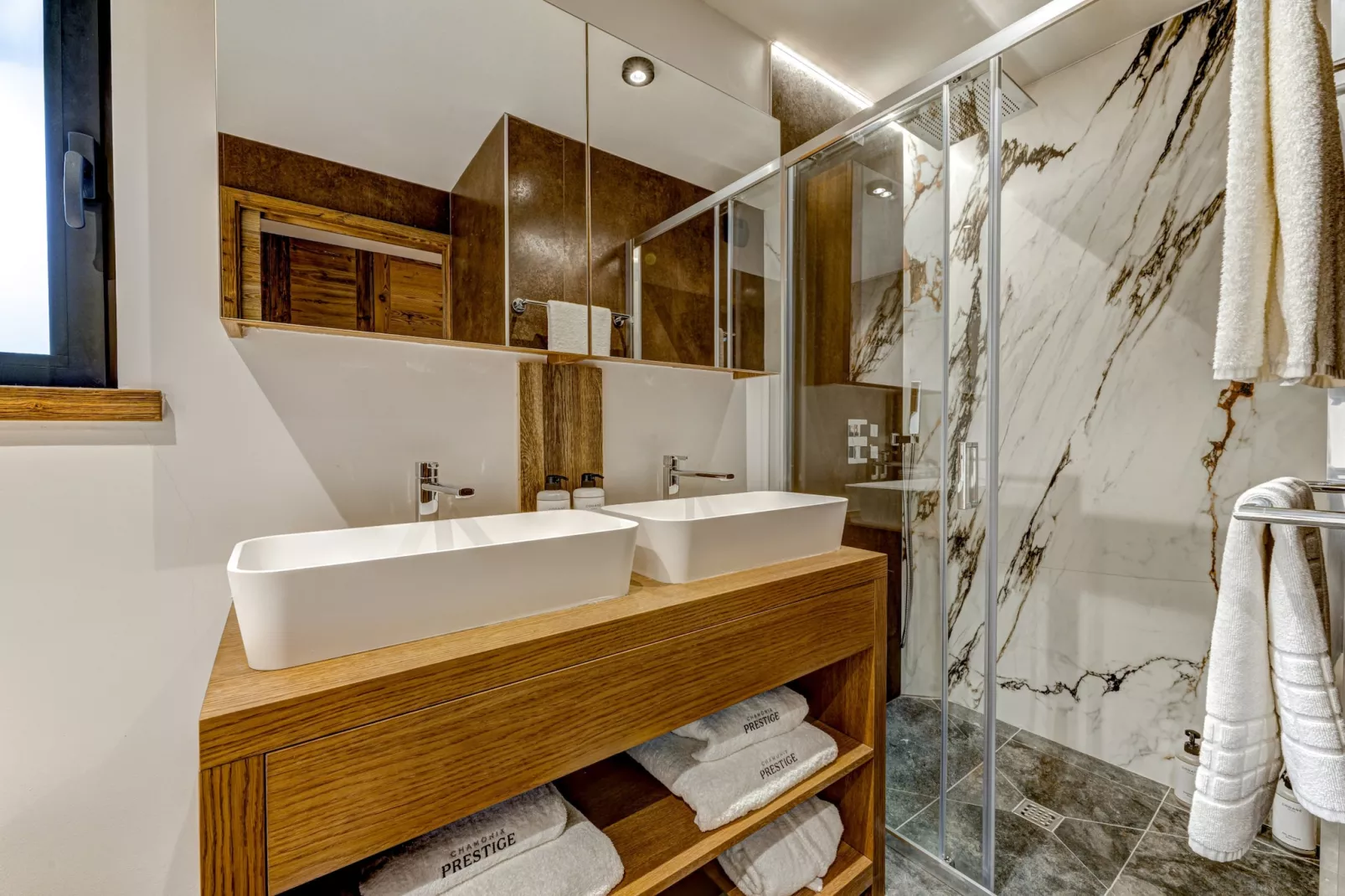 Cotes du Lavancher-Bathroom