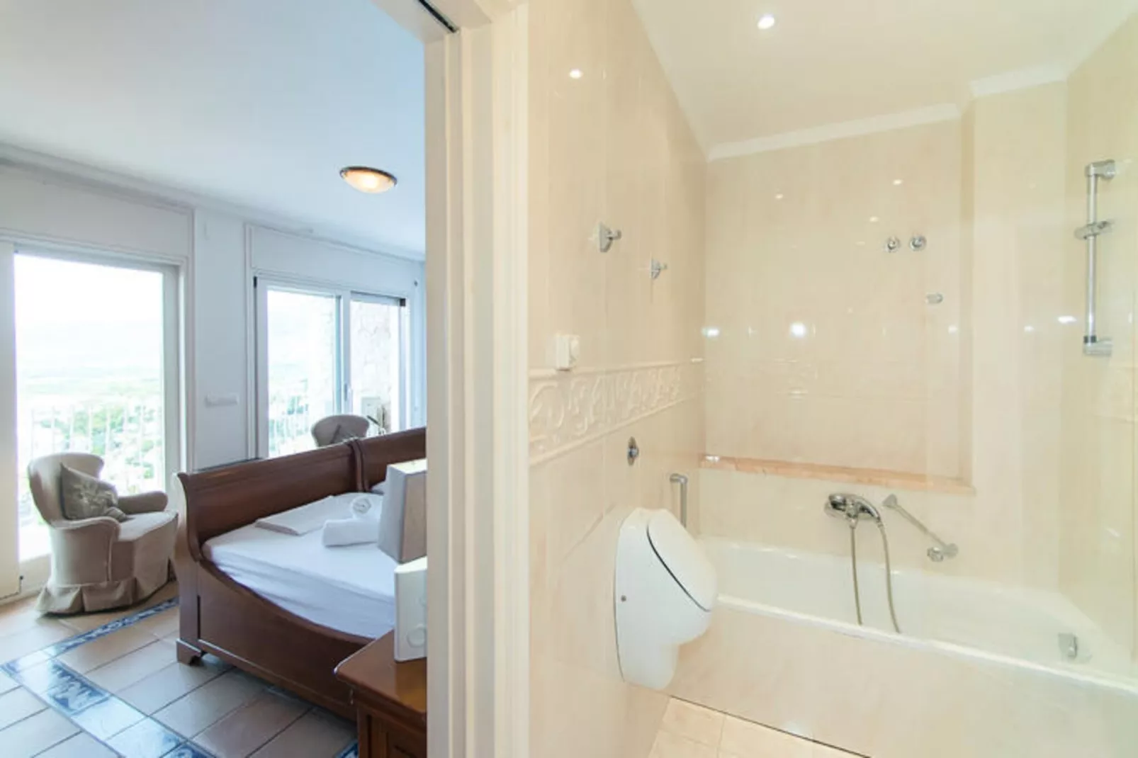 Maison à Roses-Nicht zugeordnet