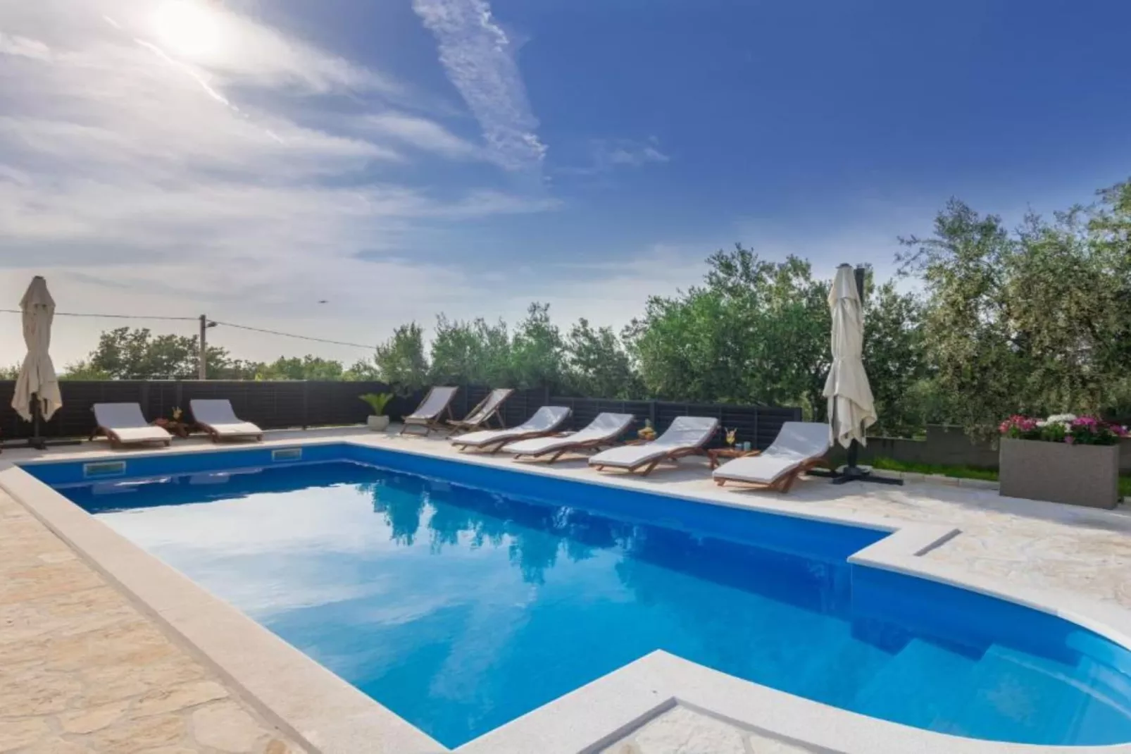 Holiday House BALEN with Swimming Pool - Six Bedroom Holiday House With Pool-Schwimmbad