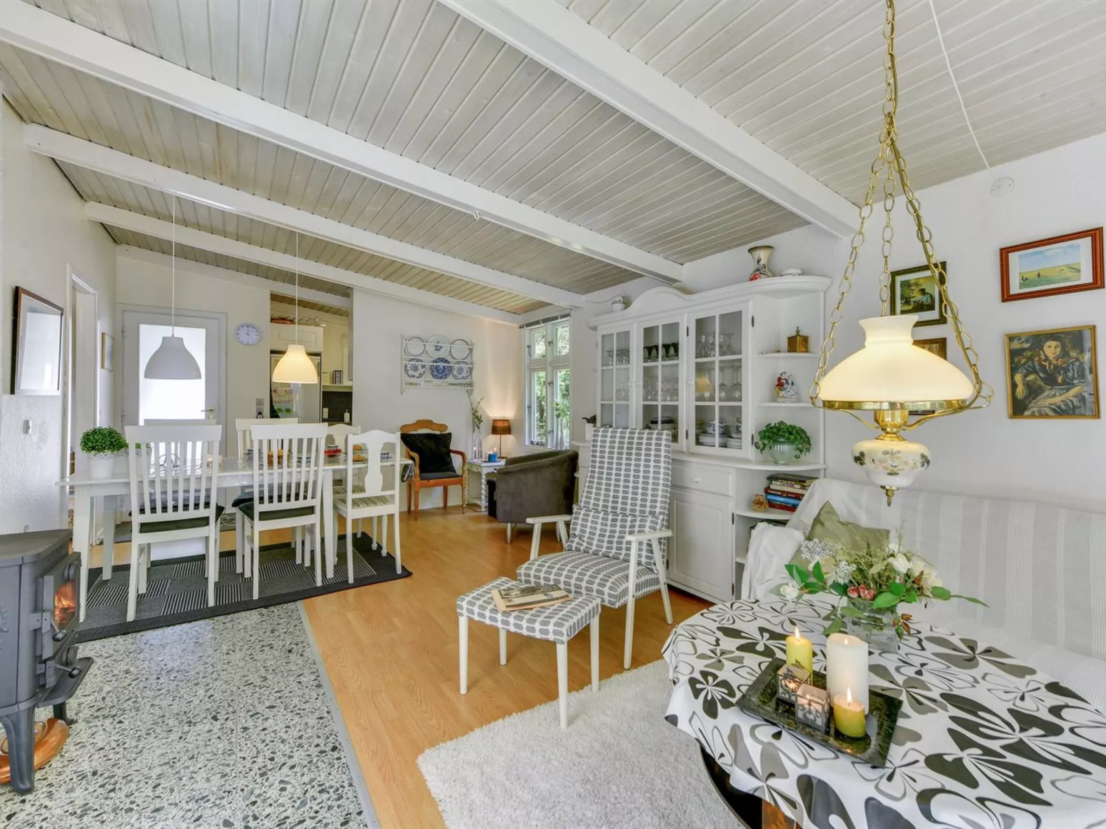 "Deik" - 2km to the fjord-Inside