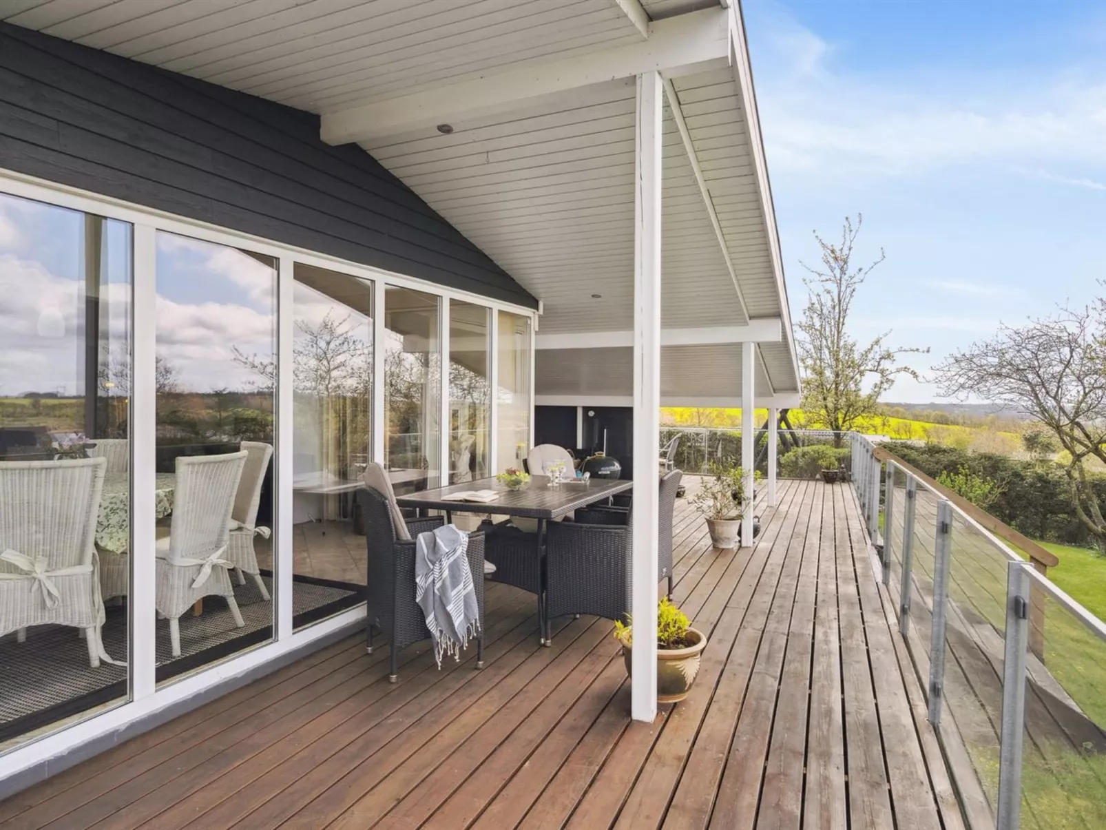 "Annabeth" - 300m to the fjord-Outside