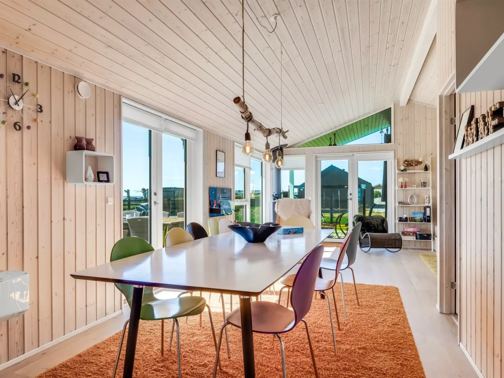 "Ginia" - 150m to the fjord-Drinnen