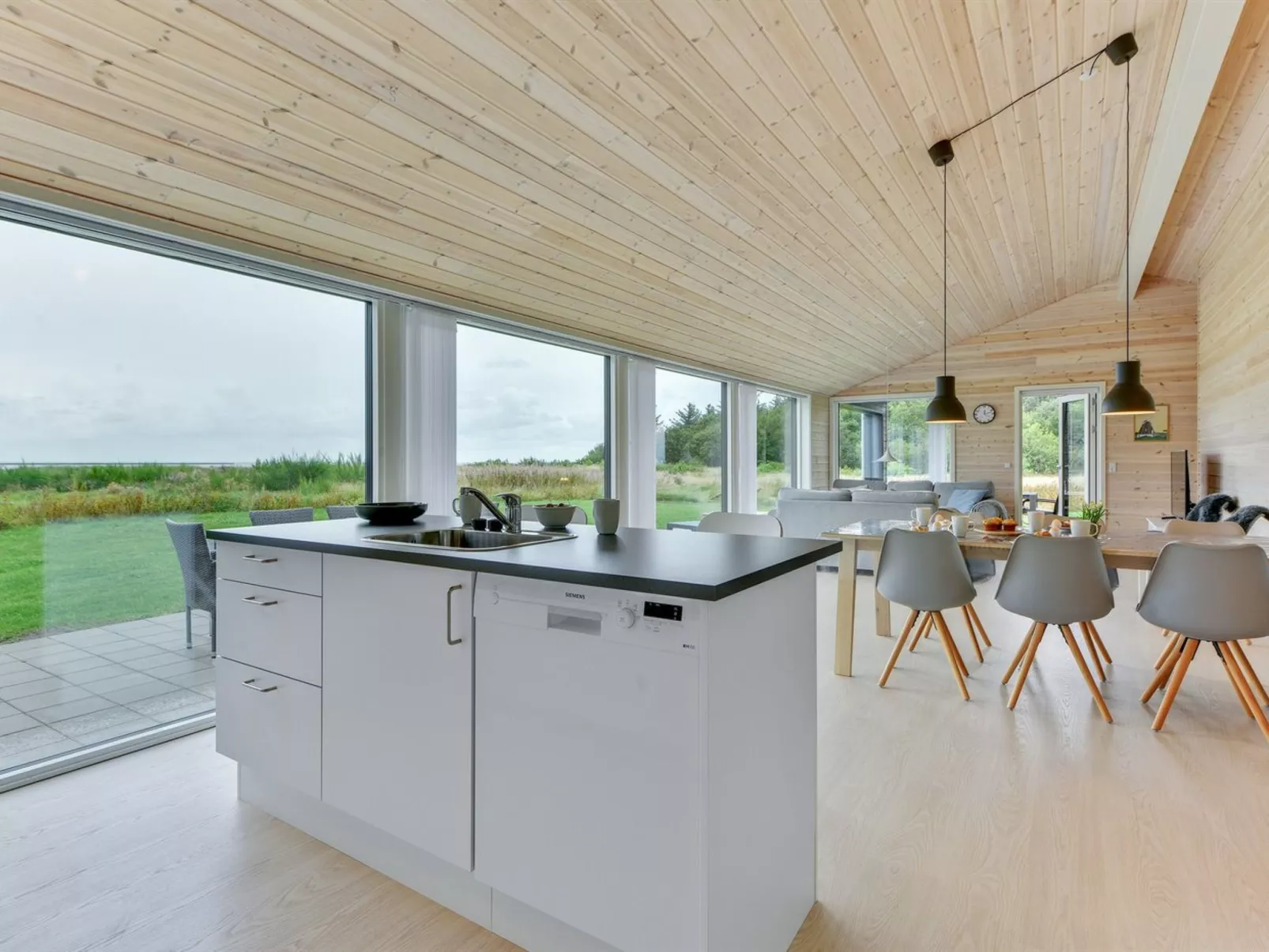 "Tindra" - 30m to the fjord-Dedans