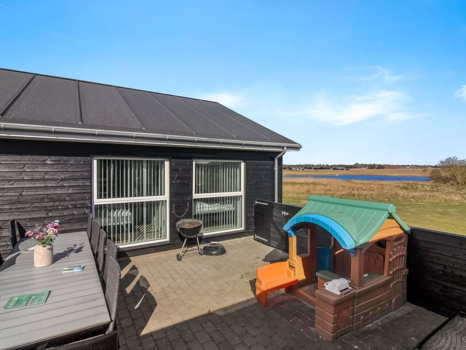 "Edgar" - 1.5km from the sea-Outside