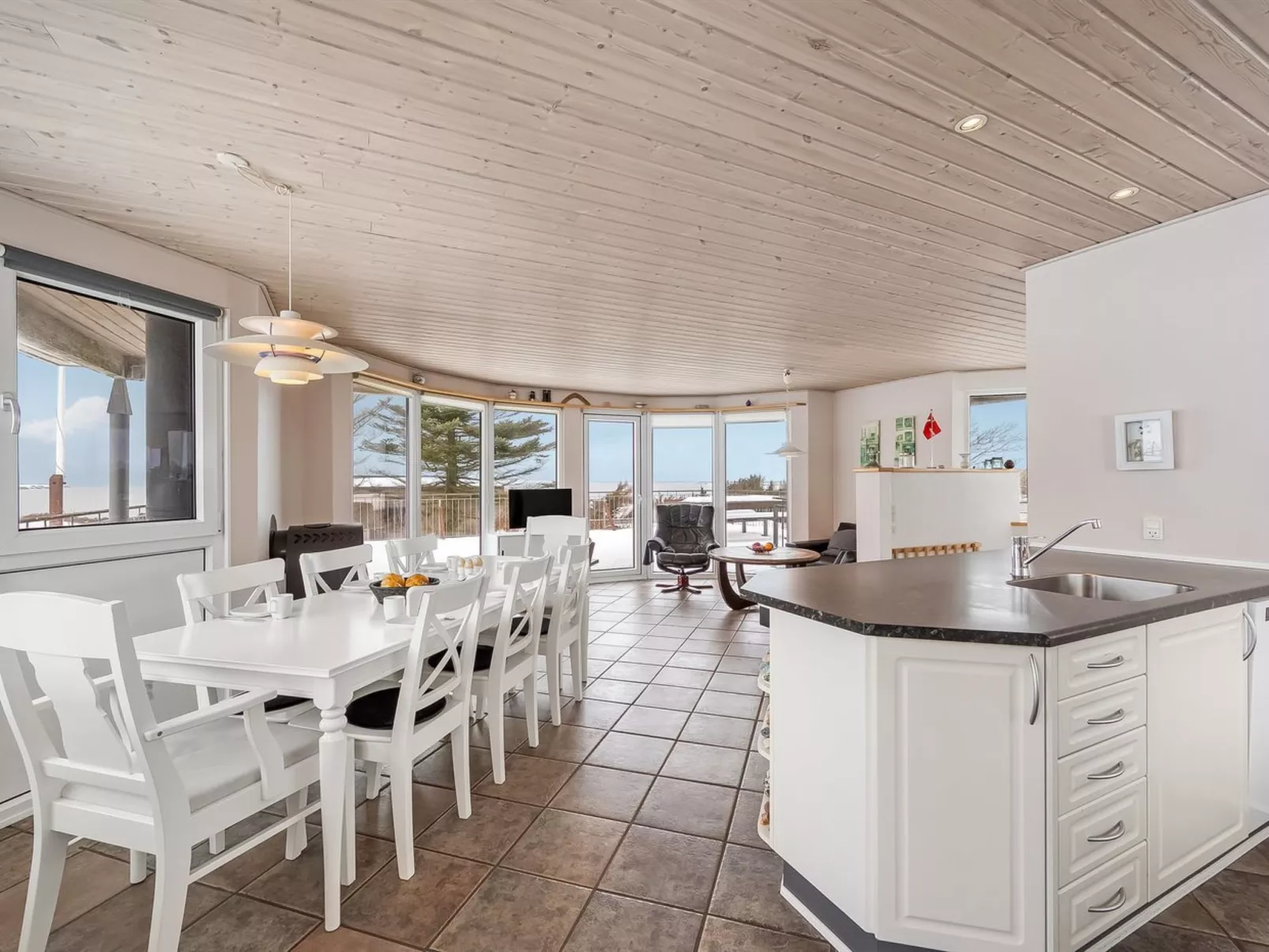 "Ginny" - 300m to the fjord-Inside