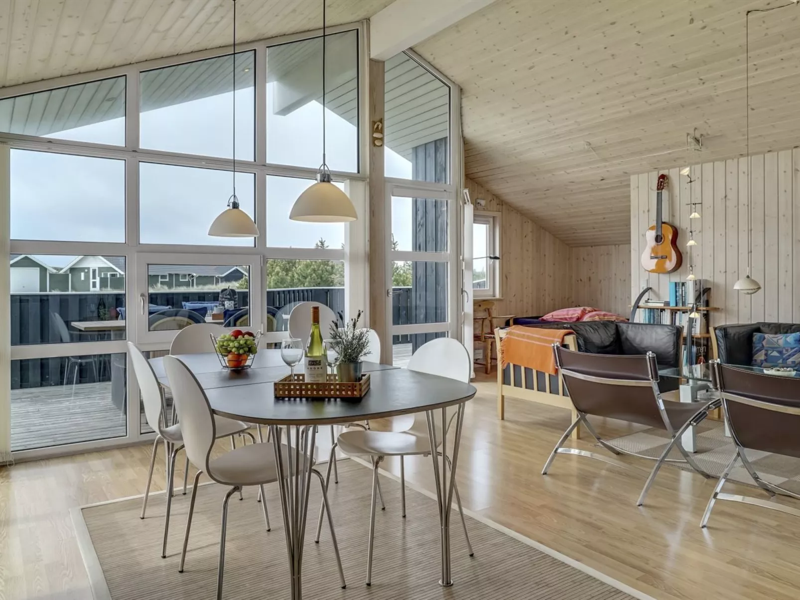 "Emppu" - 400m from the sea-Drinnen