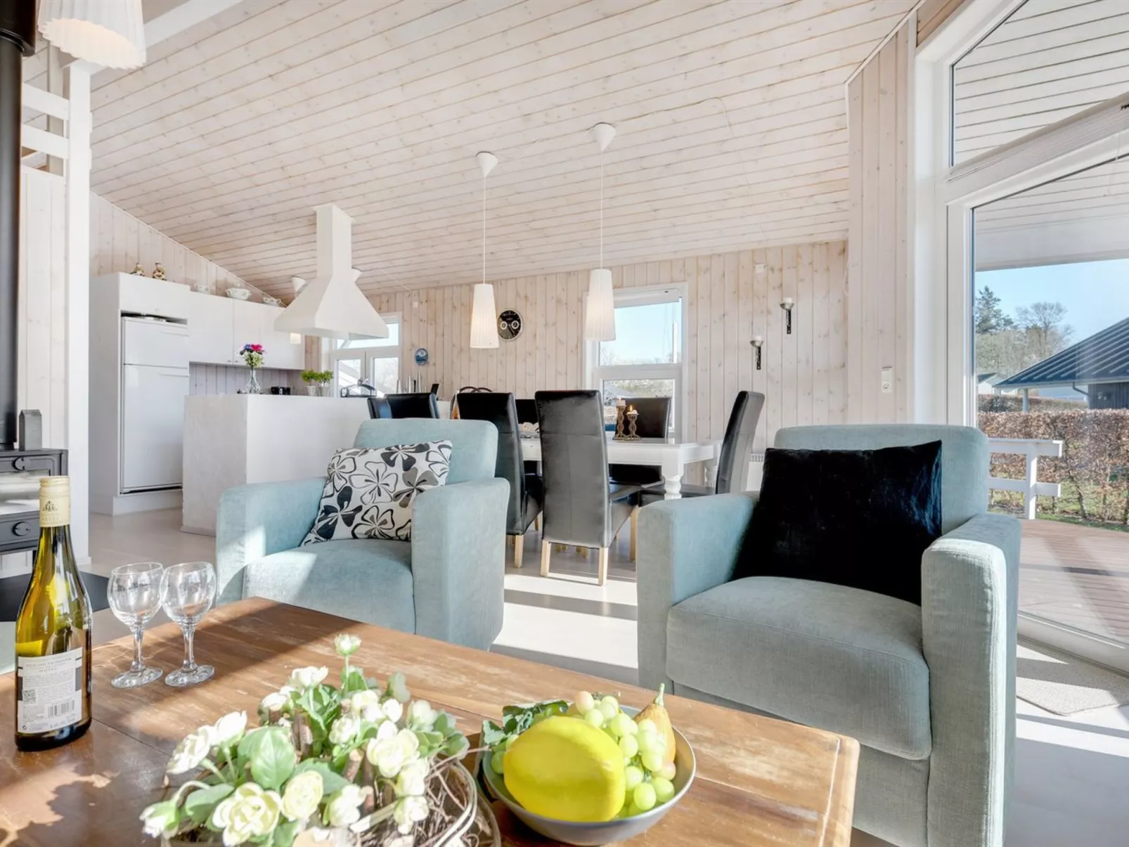 "Enja" - 150m from the sea-Drinnen