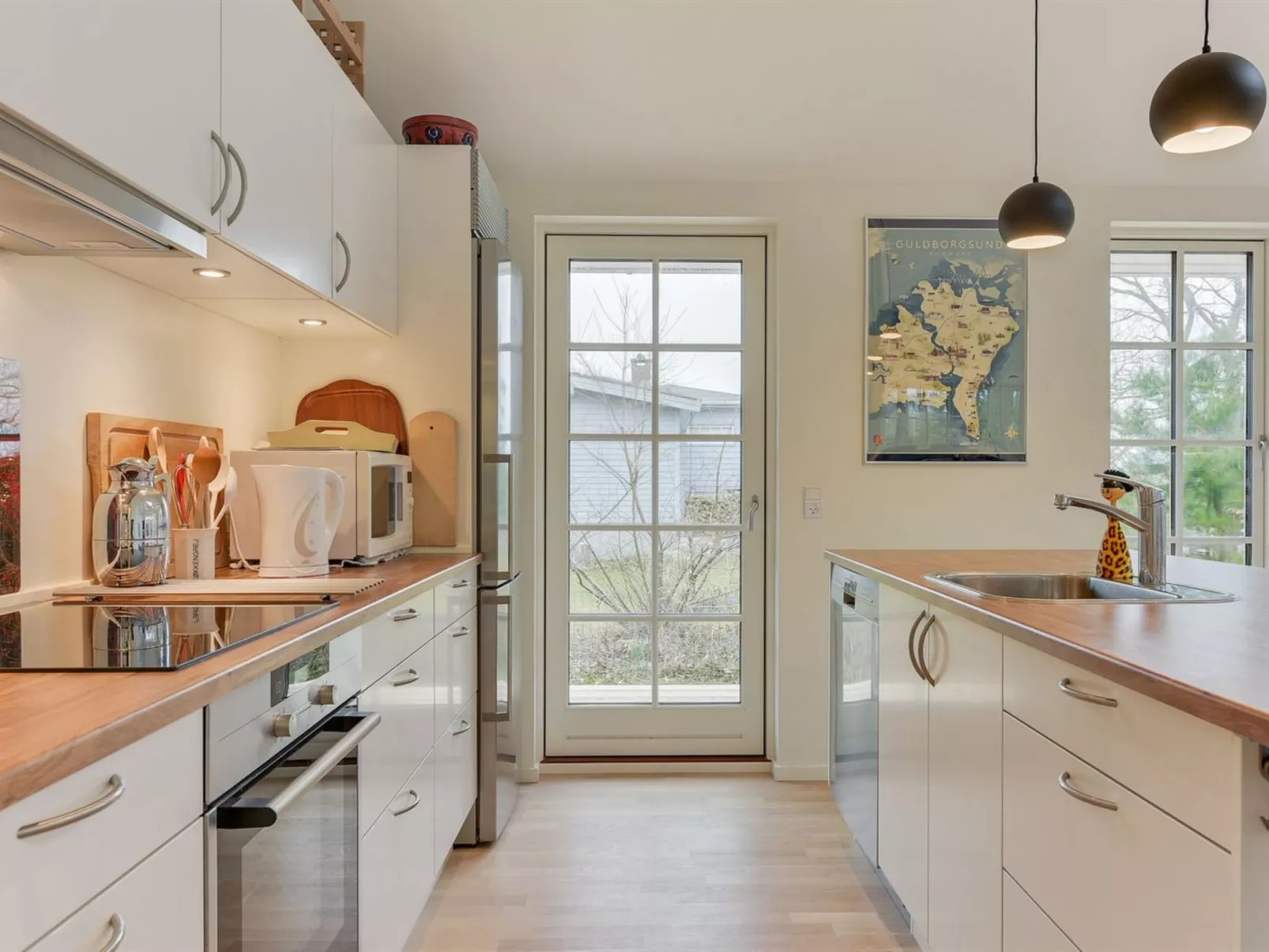 "Auke" - 100m from the sea-Drinnen