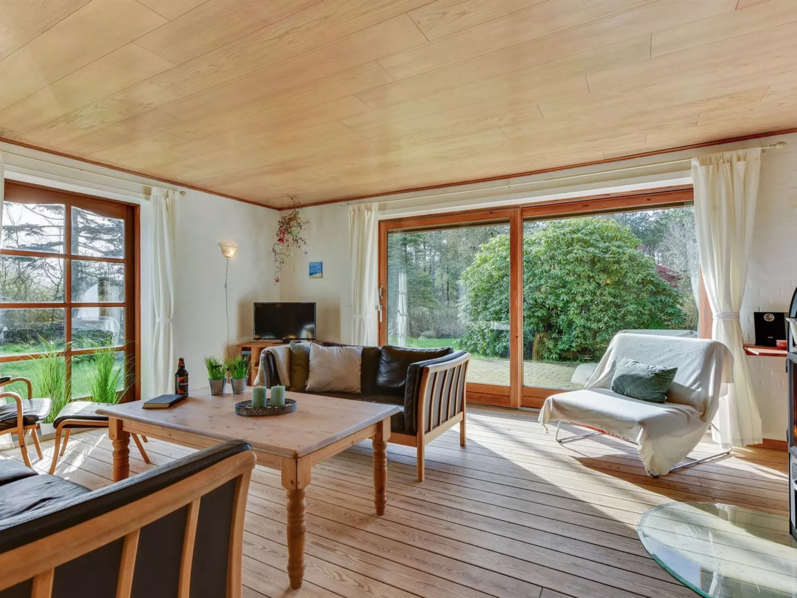 "Iiro" - 2.5km from the sea-Drinnen