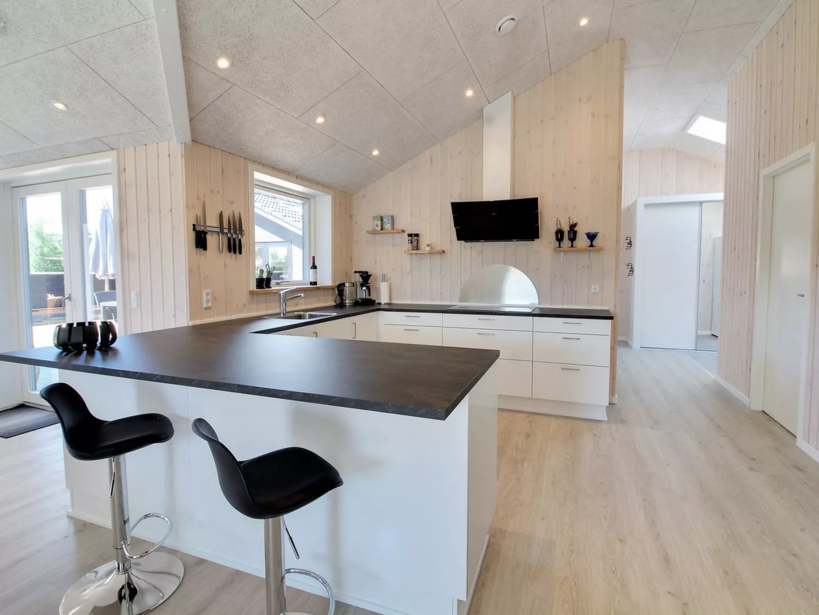 "Tahvo" - 3.3km from the sea-Inside