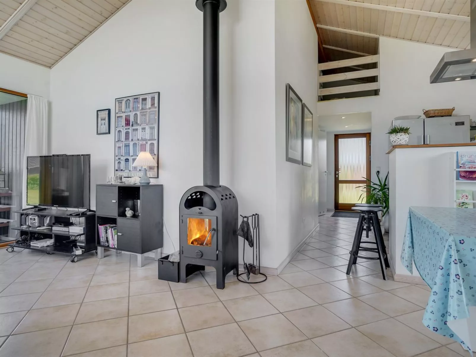 "Gudmunda" - 200m to the fjord-Dedans