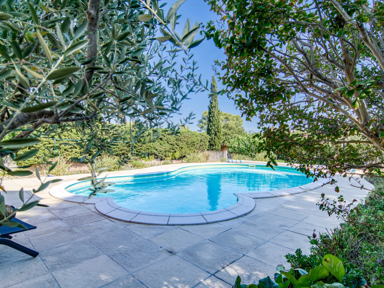 Les Hauts de Palayson-Outside