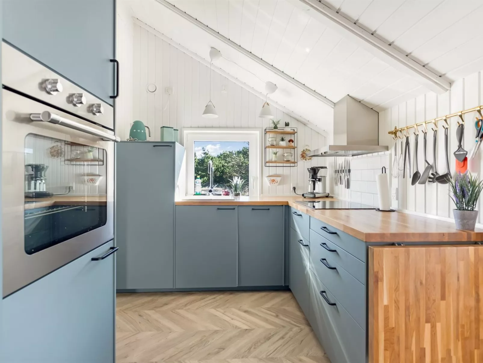 "Skyler" - 1km from the sea-Dedans