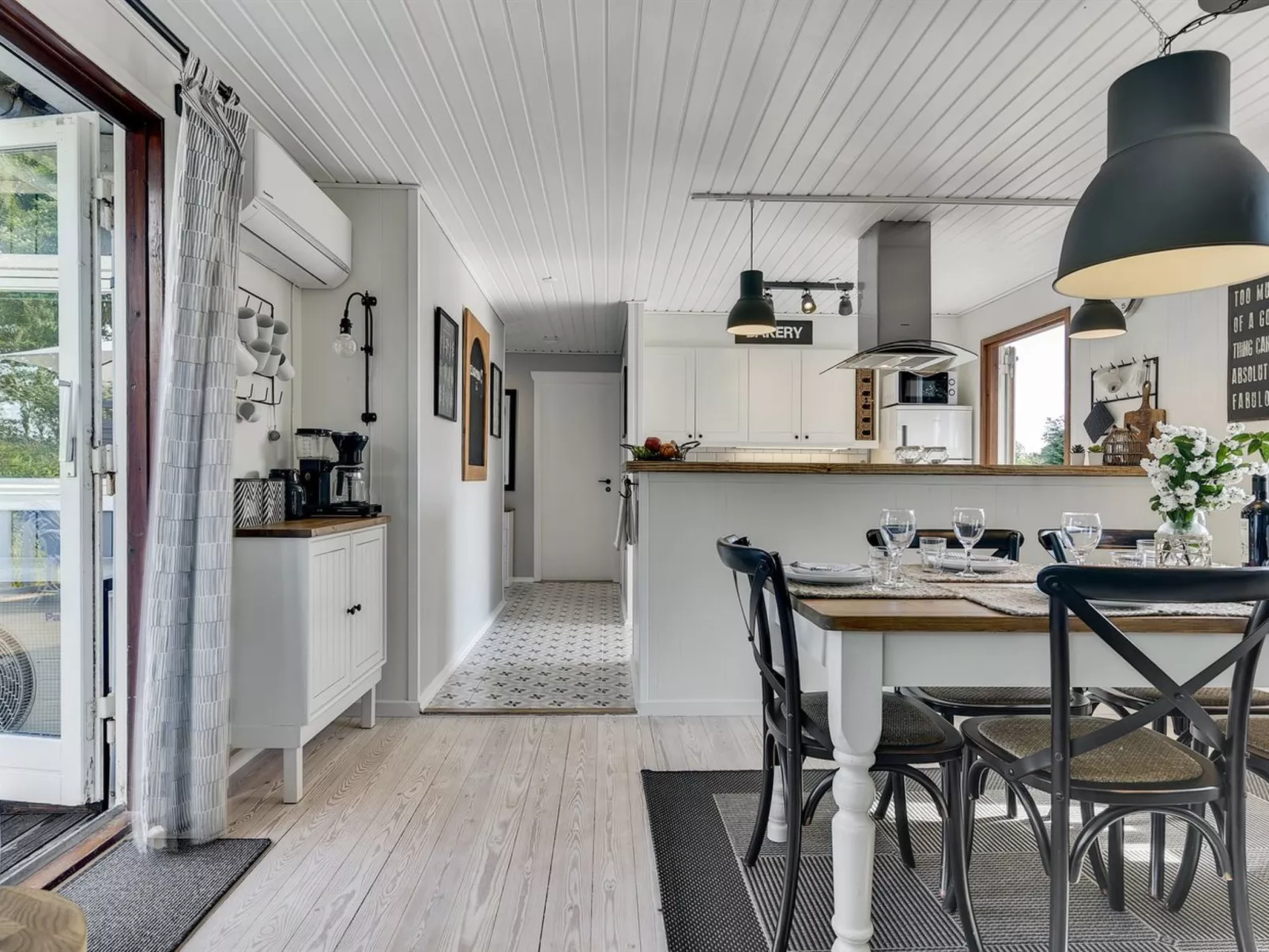 "Lillan" - 250m from the sea-Inside