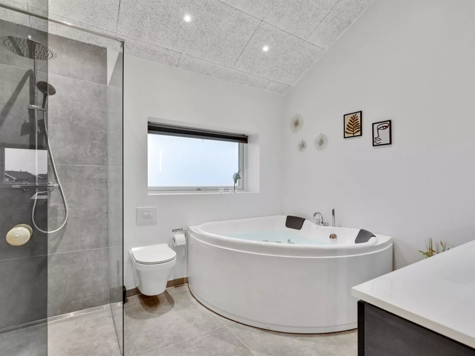 "Tola" - 450m from the sea-Drinnen