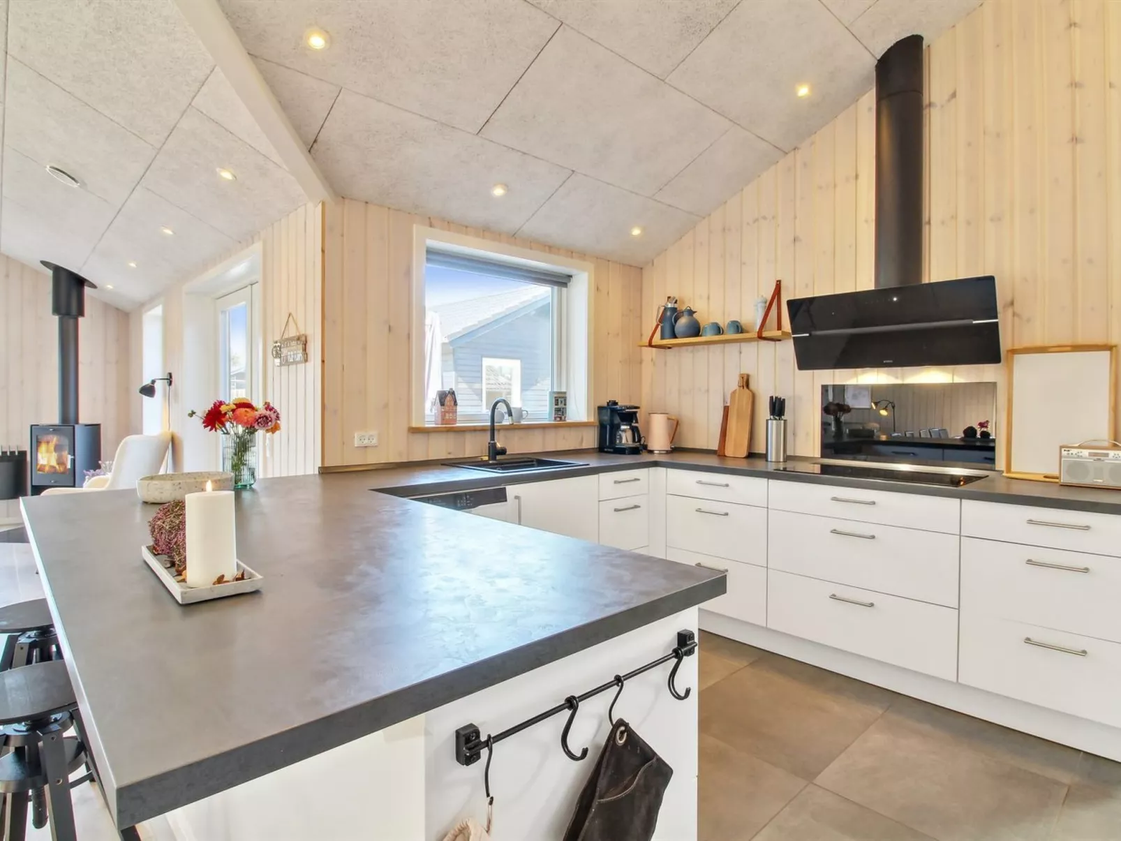 "Anuk" - 2.3km from the sea-Drinnen