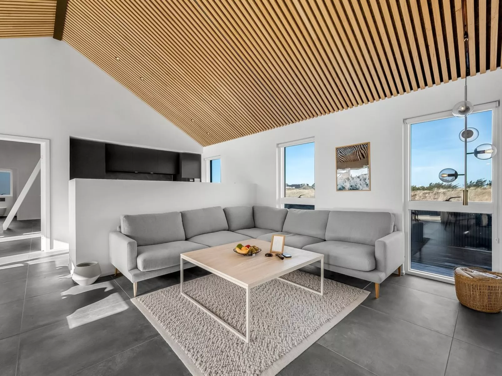 "Maximiliane" -  from the sea-Dedans