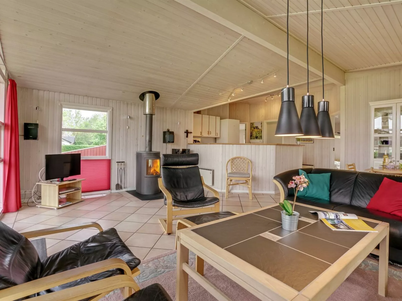 "Folke" - 250m from the sea-Drinnen