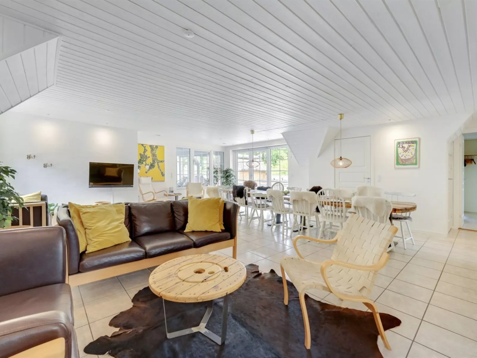 "Erla" - 2.3km from the sea-Inside