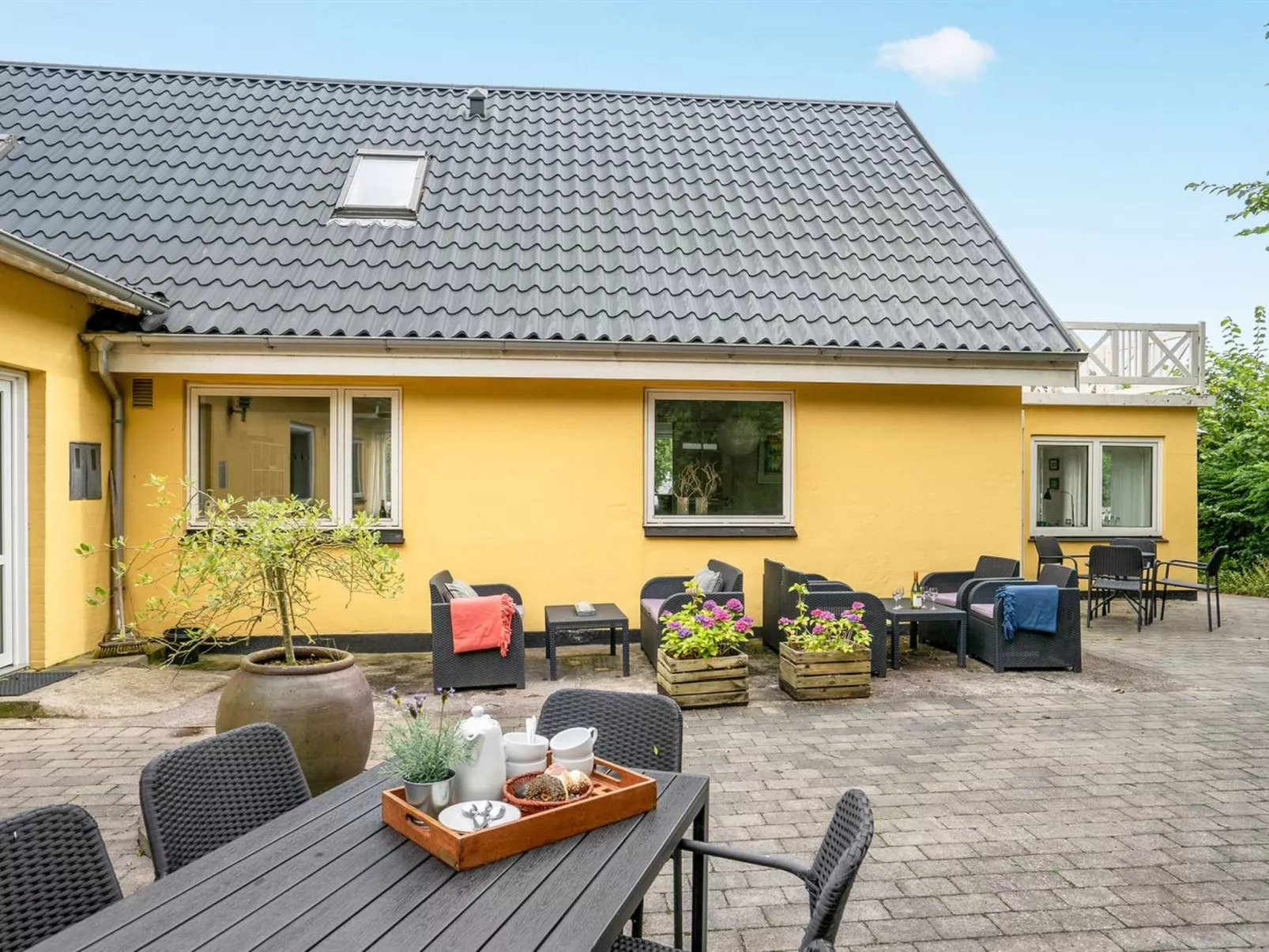 "Rina" - 30m to the fjord-Outside