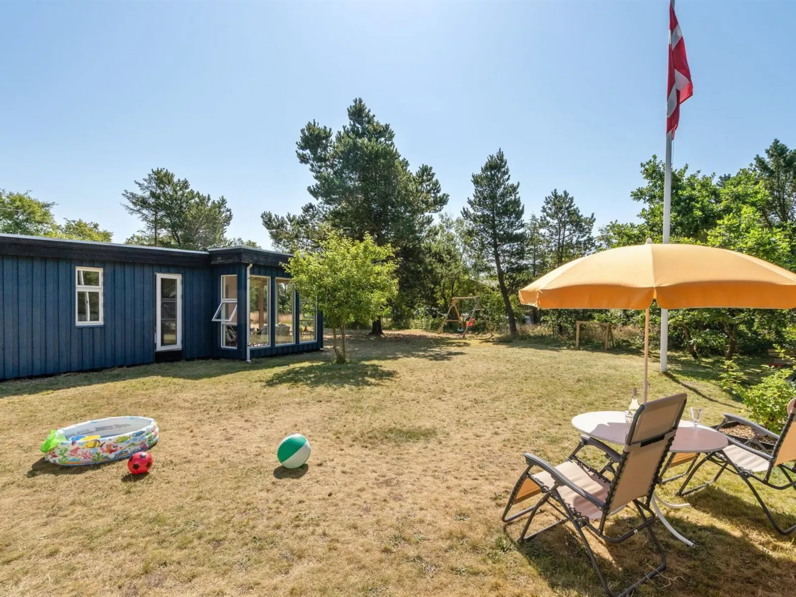 "Sebastian" - 100m to the fjord-Outside