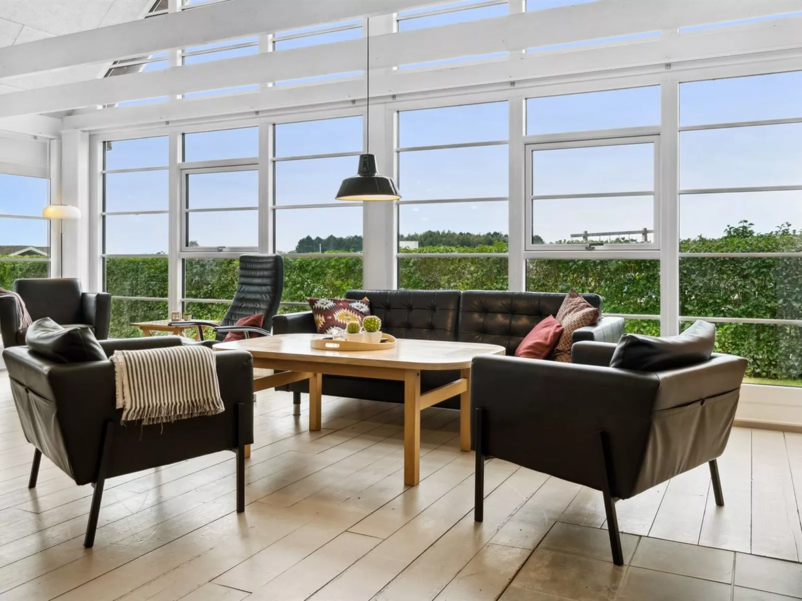 "Ginnie" - 300m from the sea-Inside